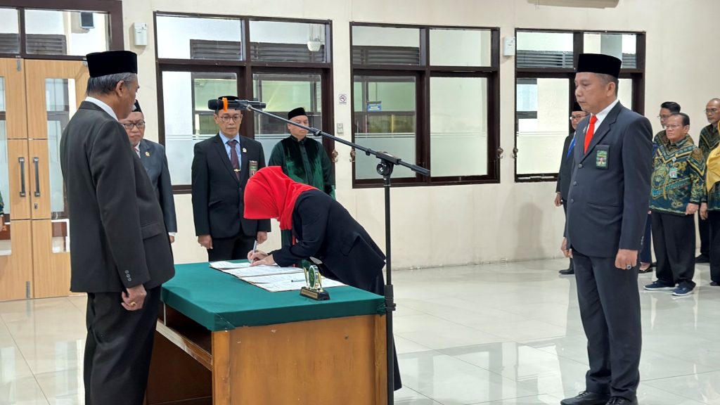 Pelantikan Kepala Bagian Umum dan Keuangan serta Kepala Bagian Perencanaan dan Kepegawaian